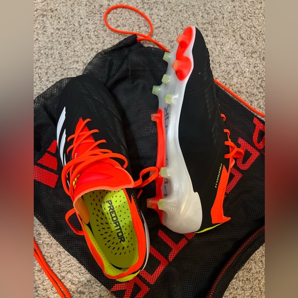 Used once adidas predator “solar energy pack” - Picture 2 of 4